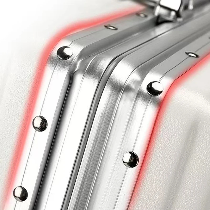Новинка: чемодан с алюминиевой – обзор и цена Aluminum Frame Carry On Luggage